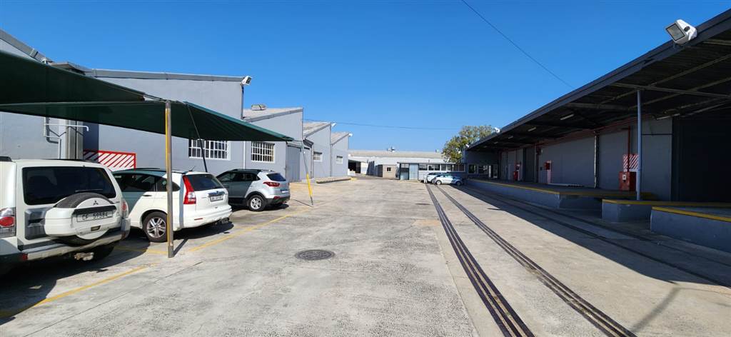 1445  m² Industrial space in Dal Josafat photo number 2