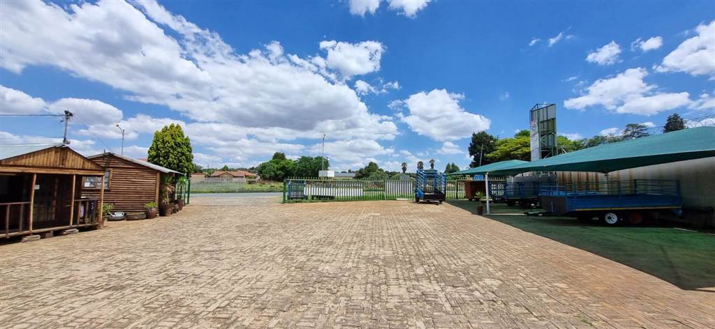 150  m² Industrial space in Krugersdorp Central photo number 2
