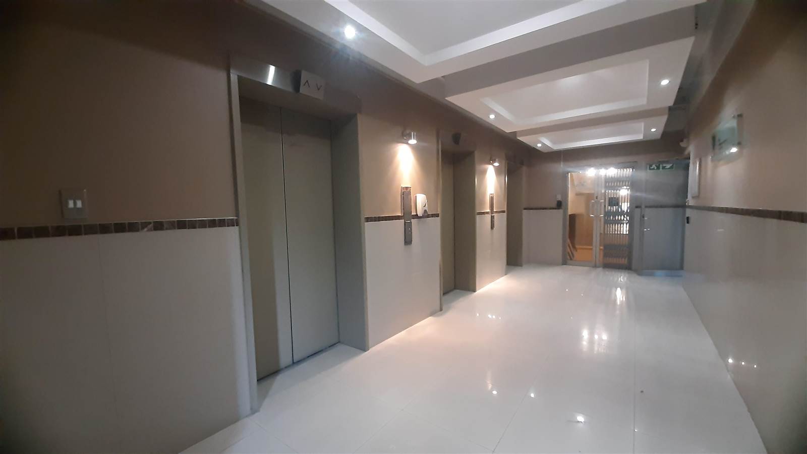 49  m² Commercial space in Cape Town City Centre photo number 3