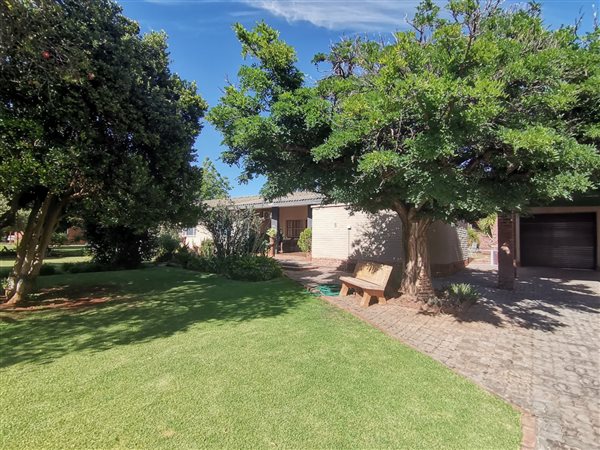 5 Bed House in Postmasburg