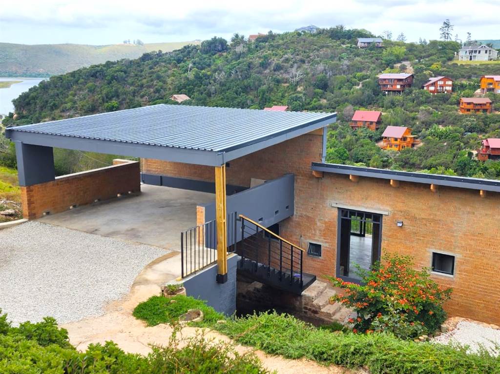 3 Bed House in Knysna Heights photo number 3