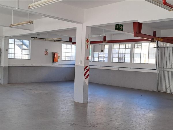1467  m² Commercial space