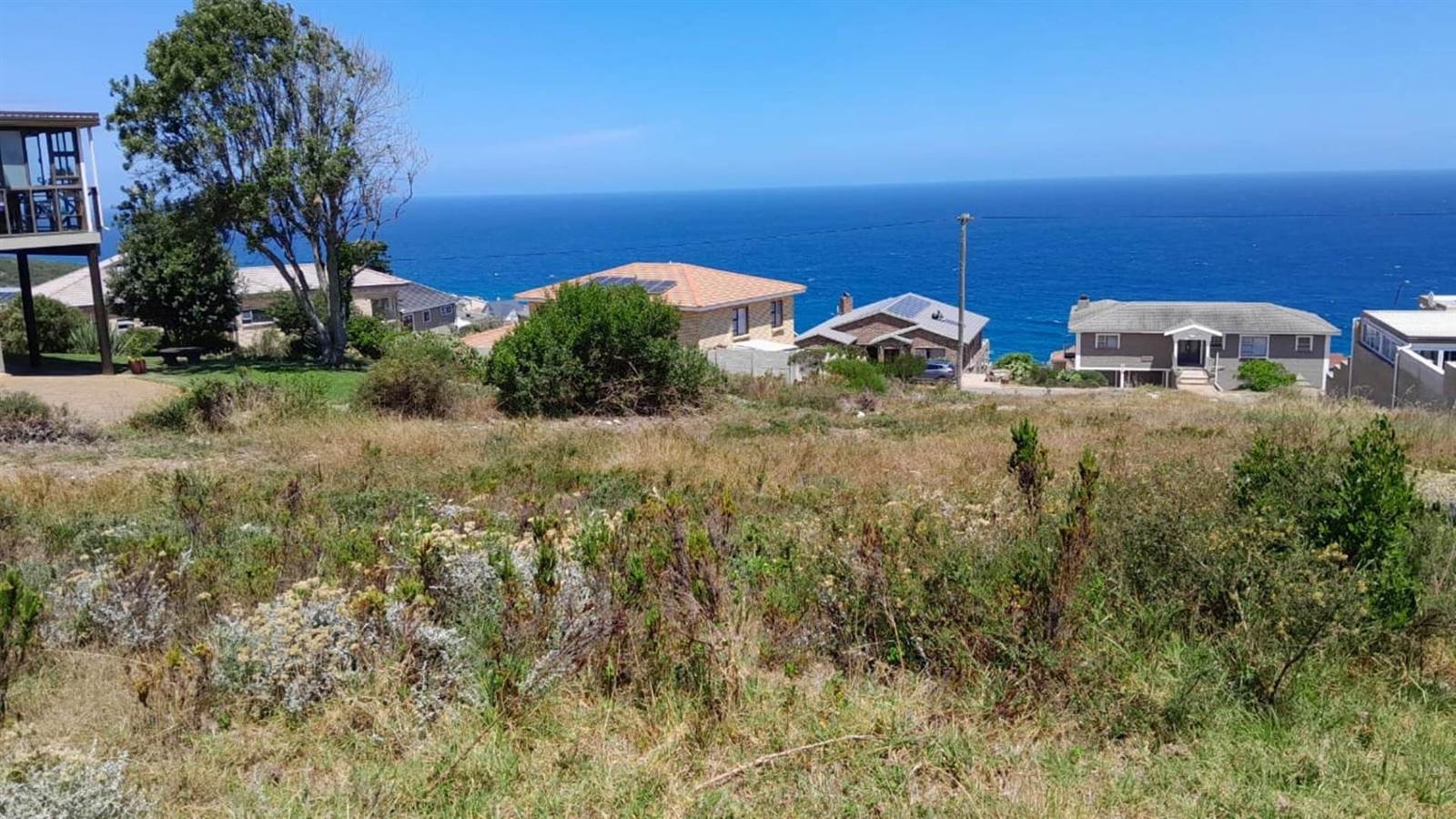 1052 m² Land available in Dana Bay photo number 3