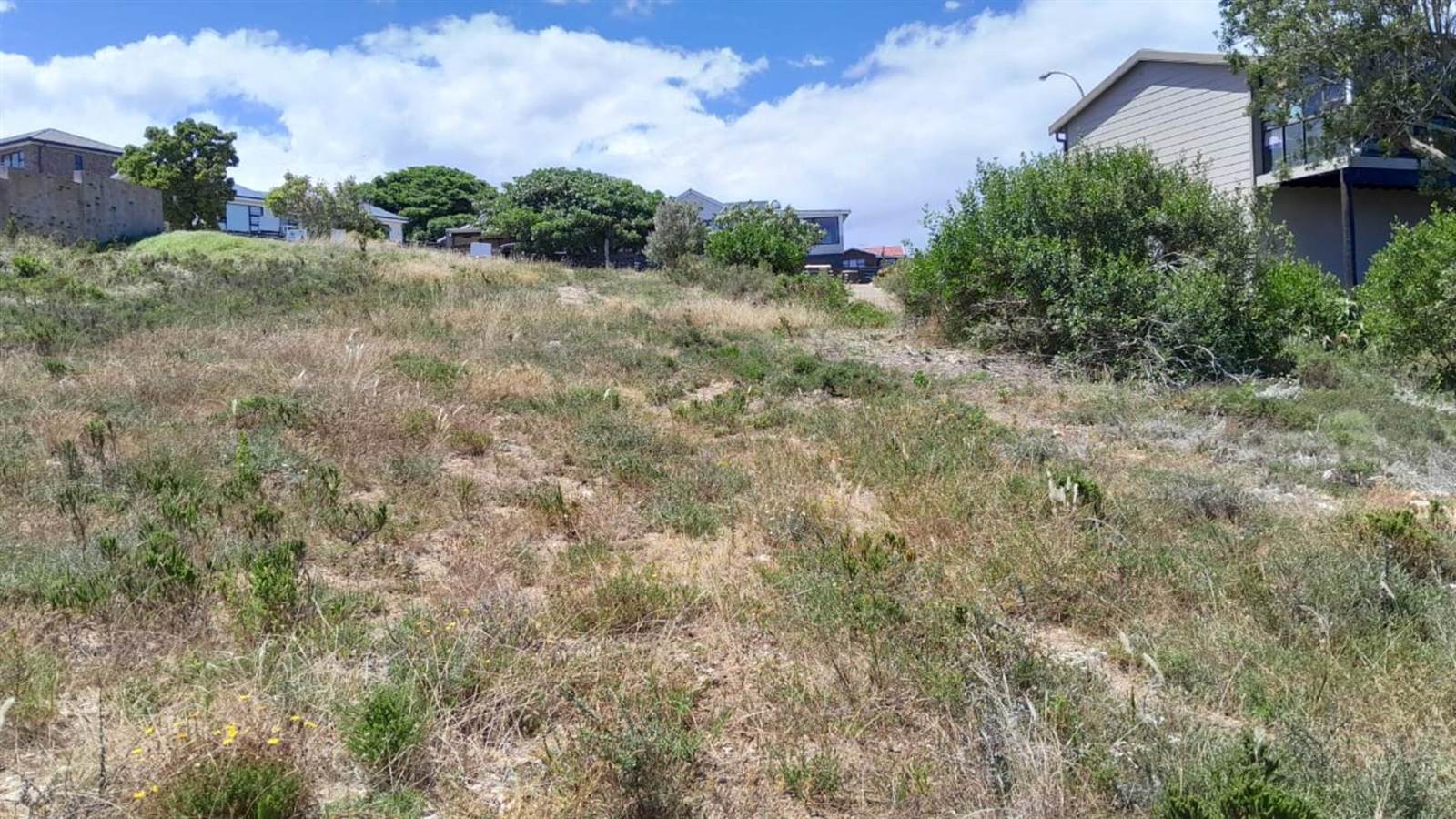 1052 m² Land available in Dana Bay photo number 14