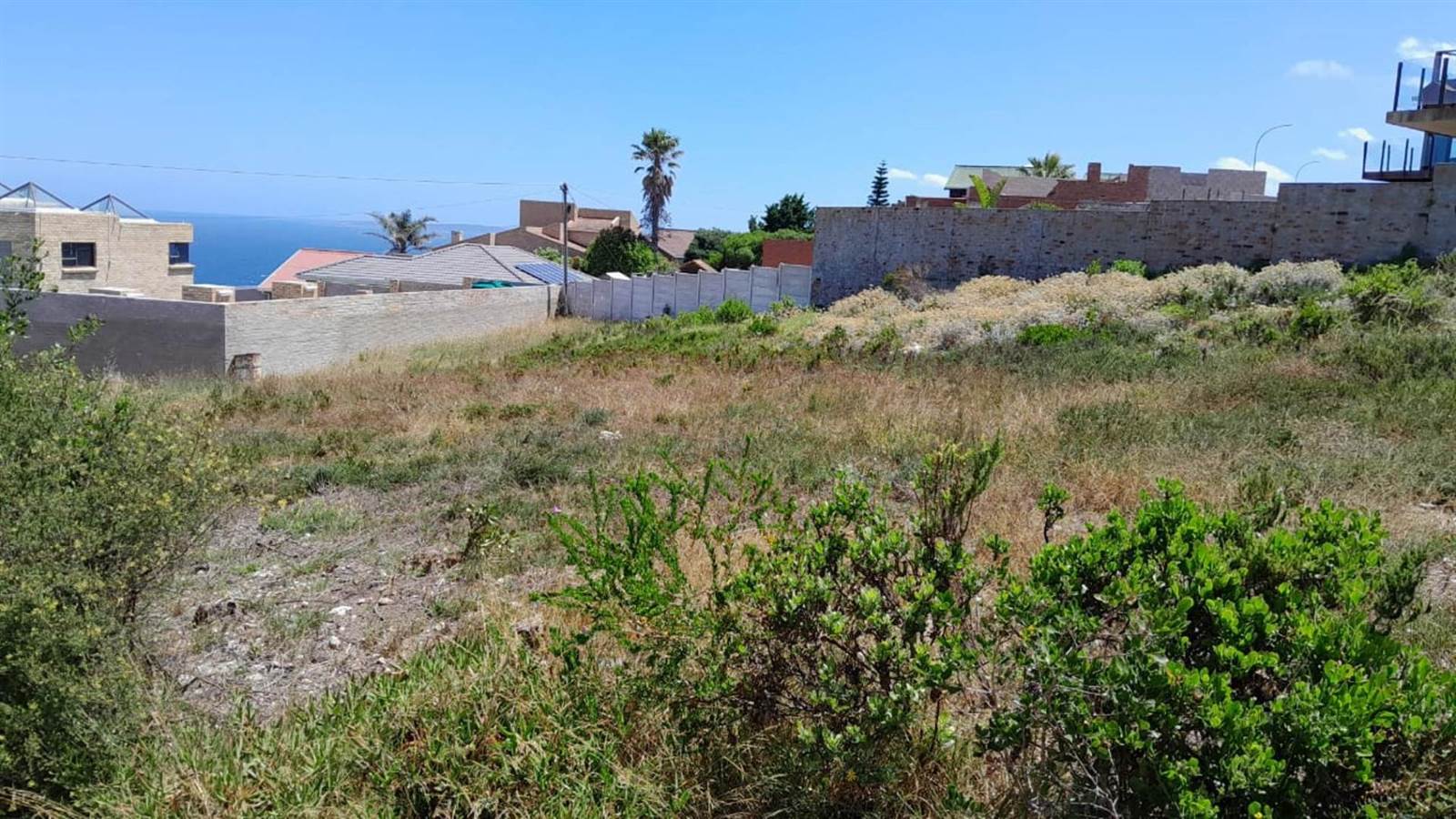 1052 m² Land available in Dana Bay photo number 12