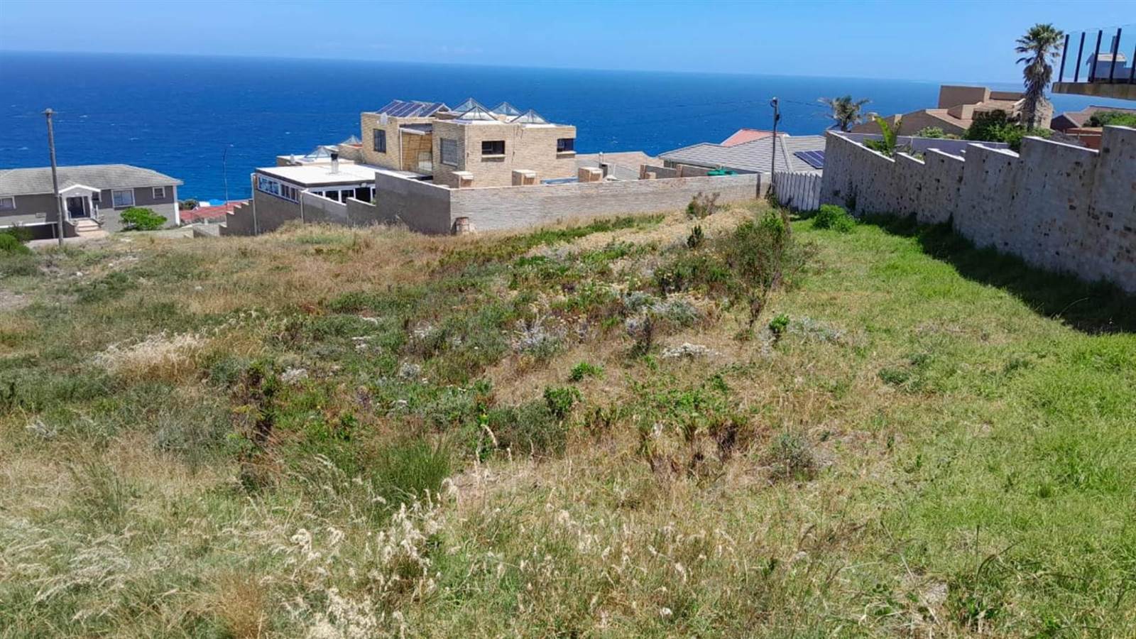 1052 m² Land available in Dana Bay photo number 4
