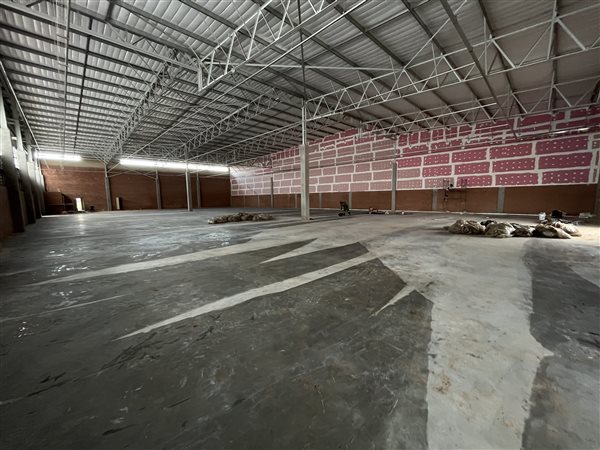 2 230  m² Industrial space