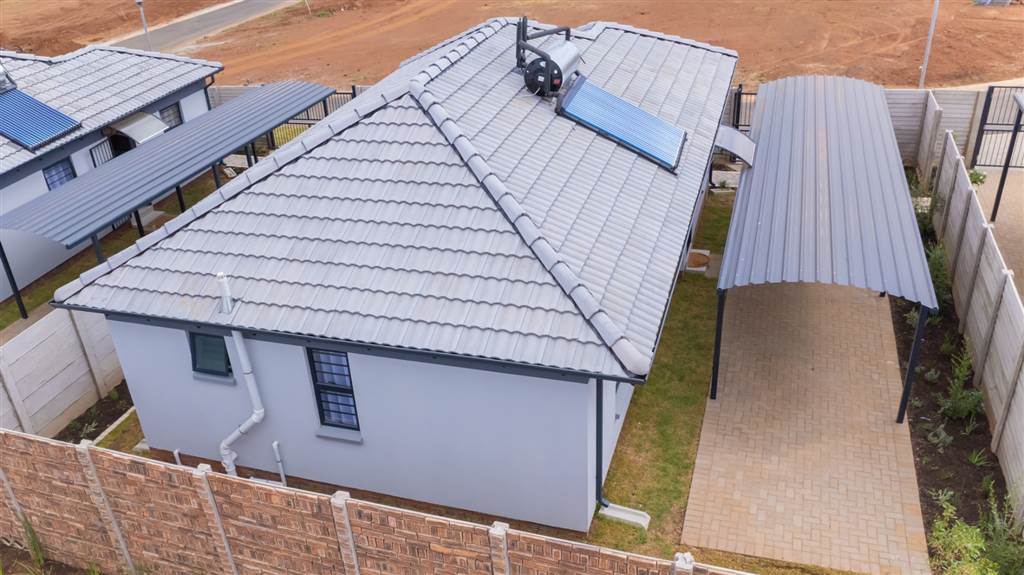 3 Bed House in Katlehong photo number 3