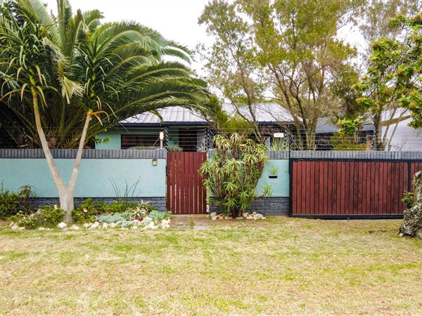 4 Bedroom House 4 Bedroom House