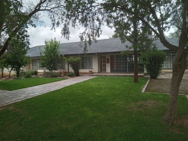8 000 m² Smallholding 8 000 m² Smallholding