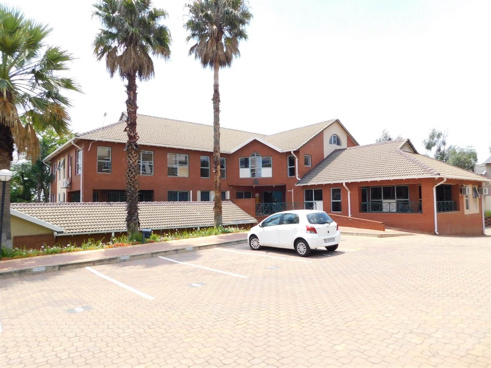 222  m² Commercial space in Randburg Central photo number 3