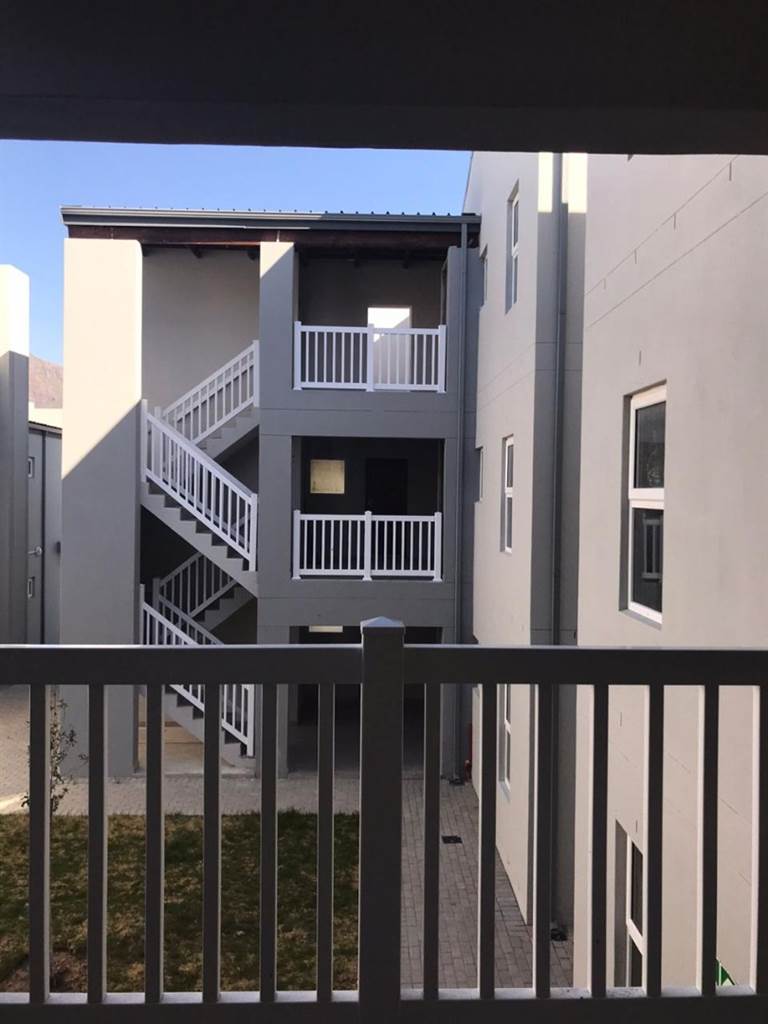 2 Bed Apartment in Paarl photo number 21
