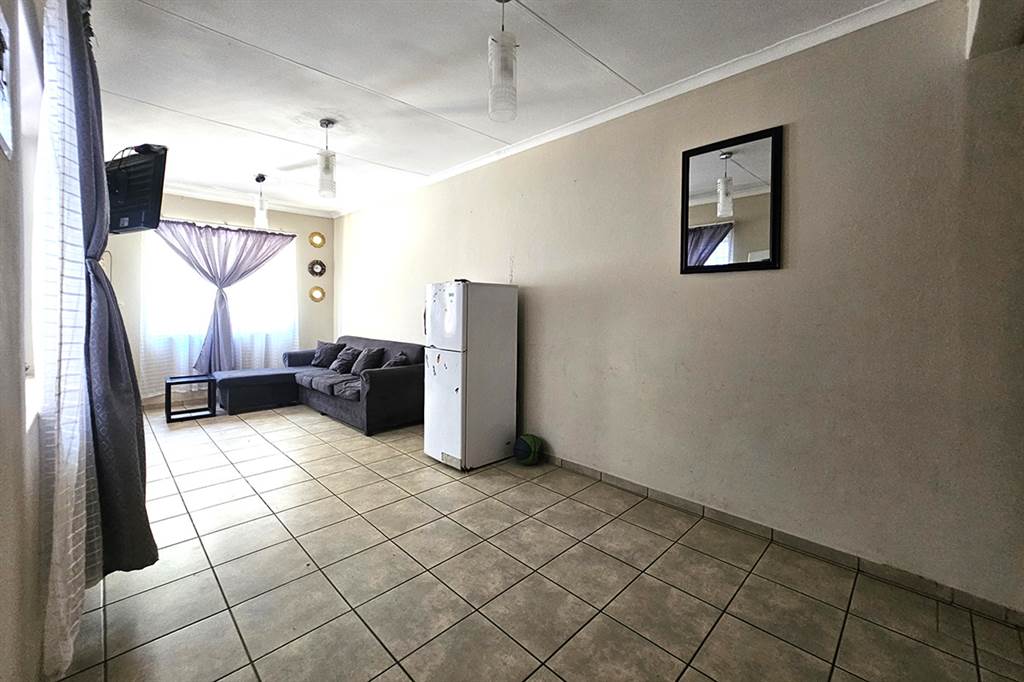 3 Bed House in Bezuidenhout Valley photo number 13