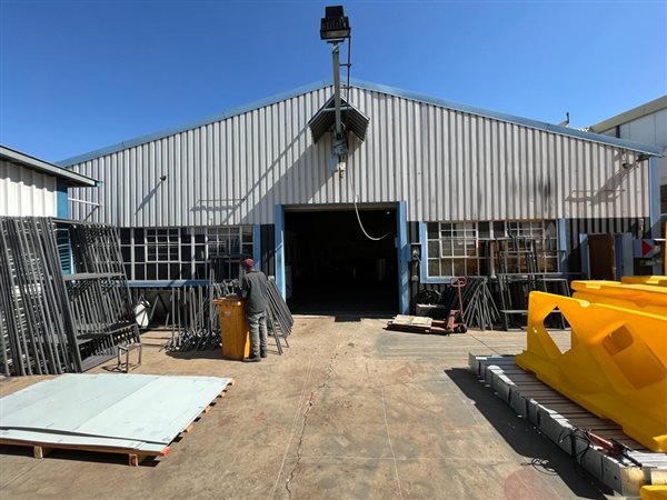 690  m² Industrial space in Selby