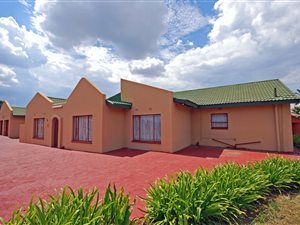 5 Bed House in Waldrift