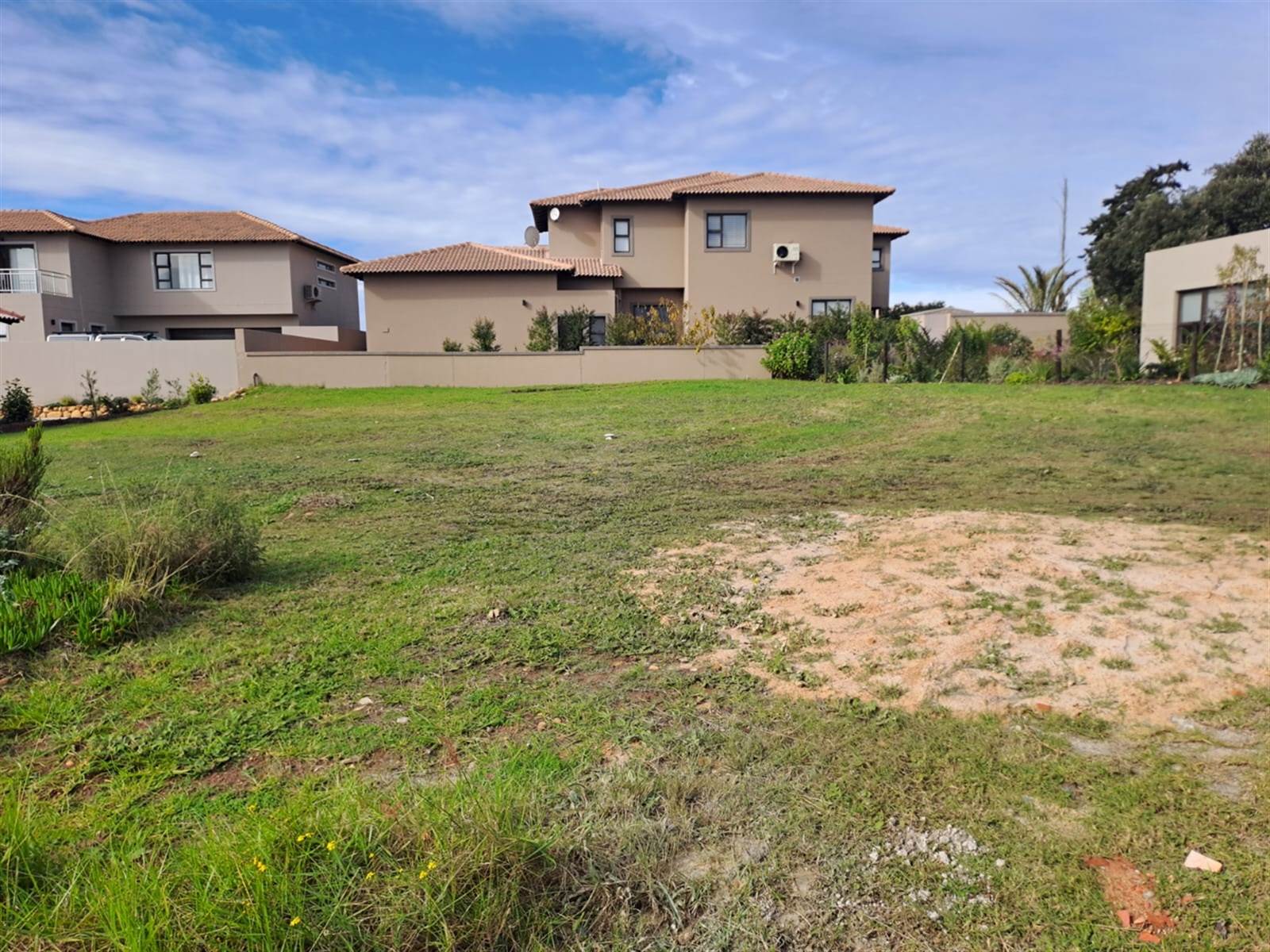 872 m² Land available in The Hill Estate photo number 9
