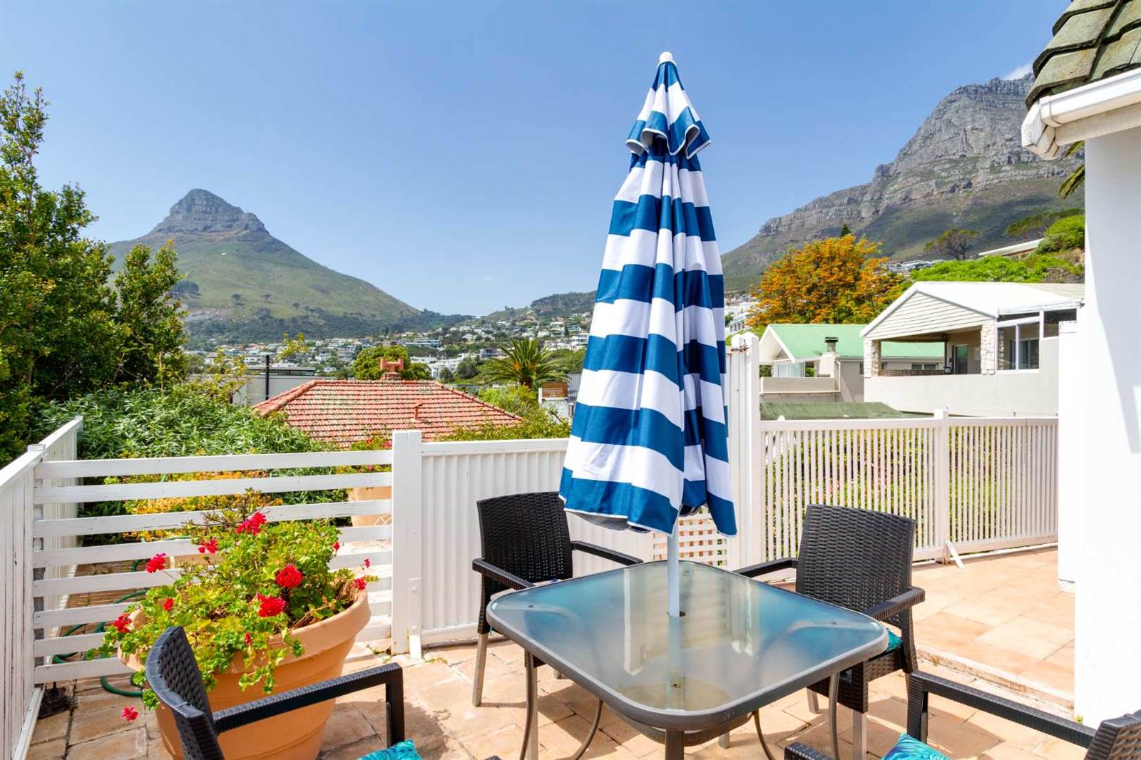 4 Bed House in Camps Bay photo number 30