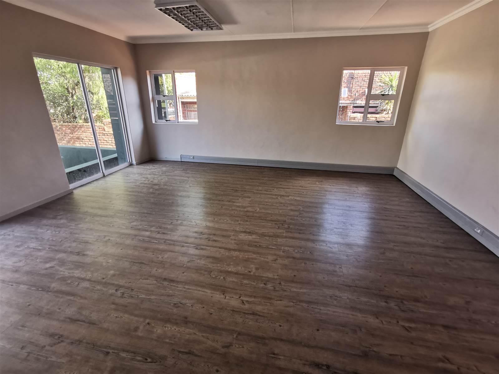 95  m² Commercial space in Wilkoppies photo number 9