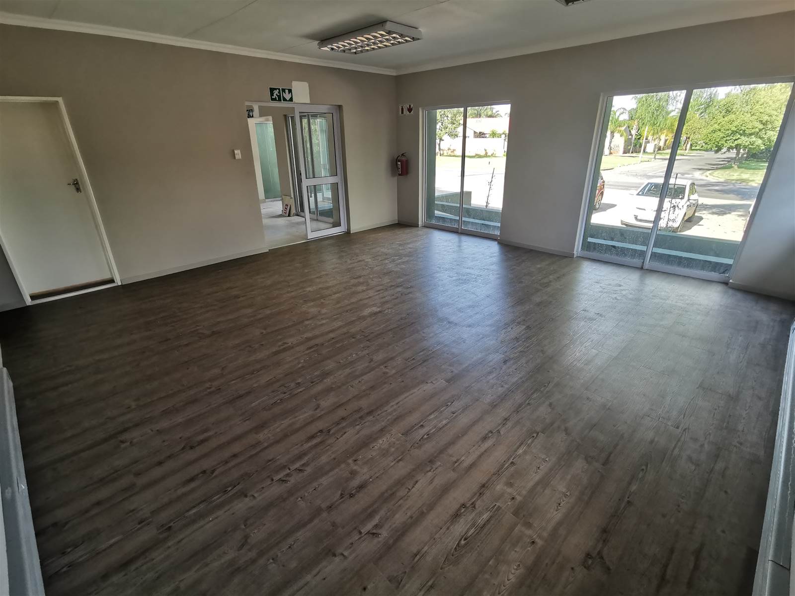 95  m² Commercial space in Wilkoppies photo number 4