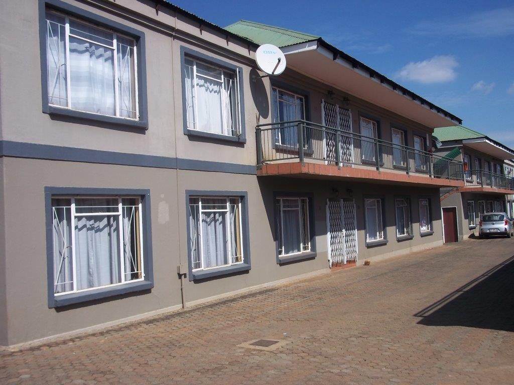 3 Bed Townhouse in Lydenburg photo number 1