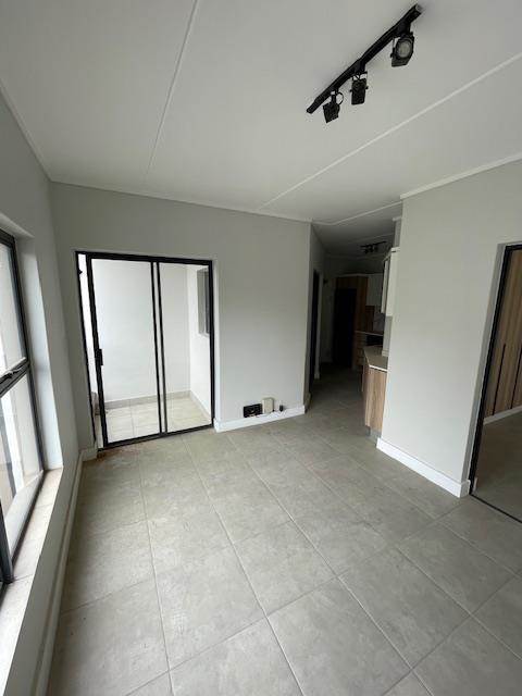 1 Bed Apartment in Waterfall Estate photo number 16