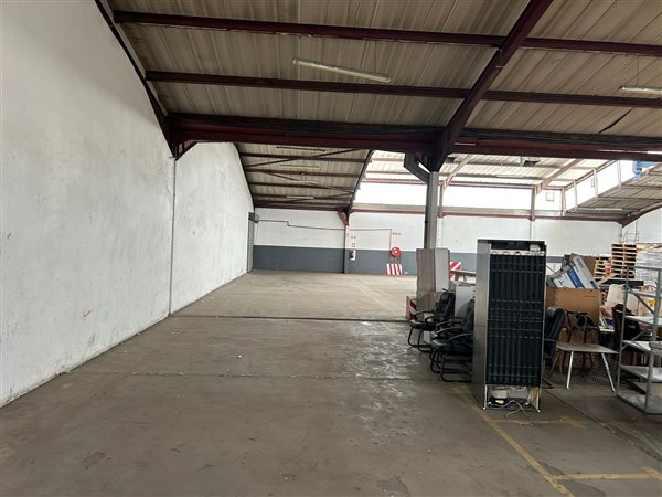 1025  m² Commercial space in Anderbolt