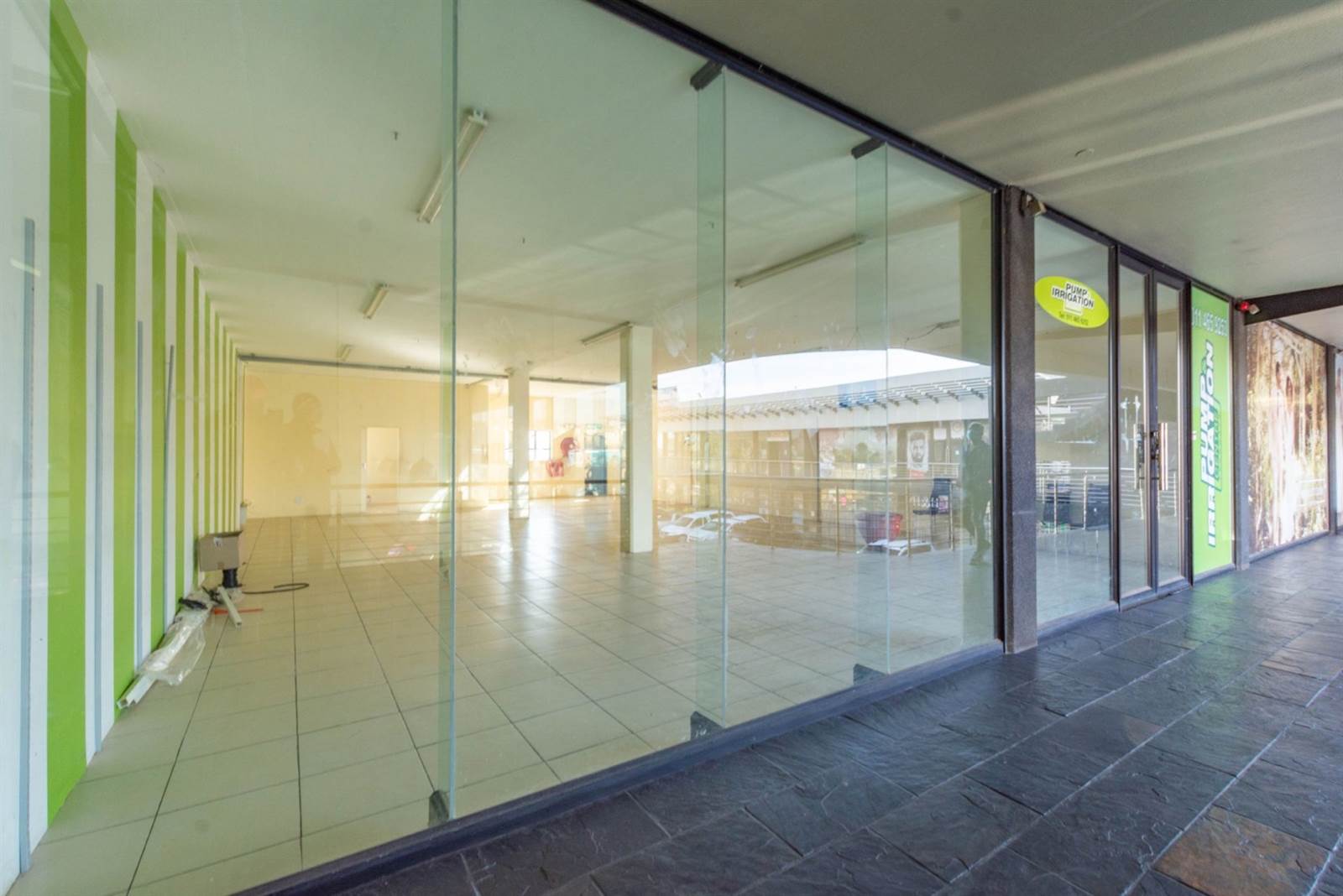 634  m² Commercial space in Lonehill photo number 2