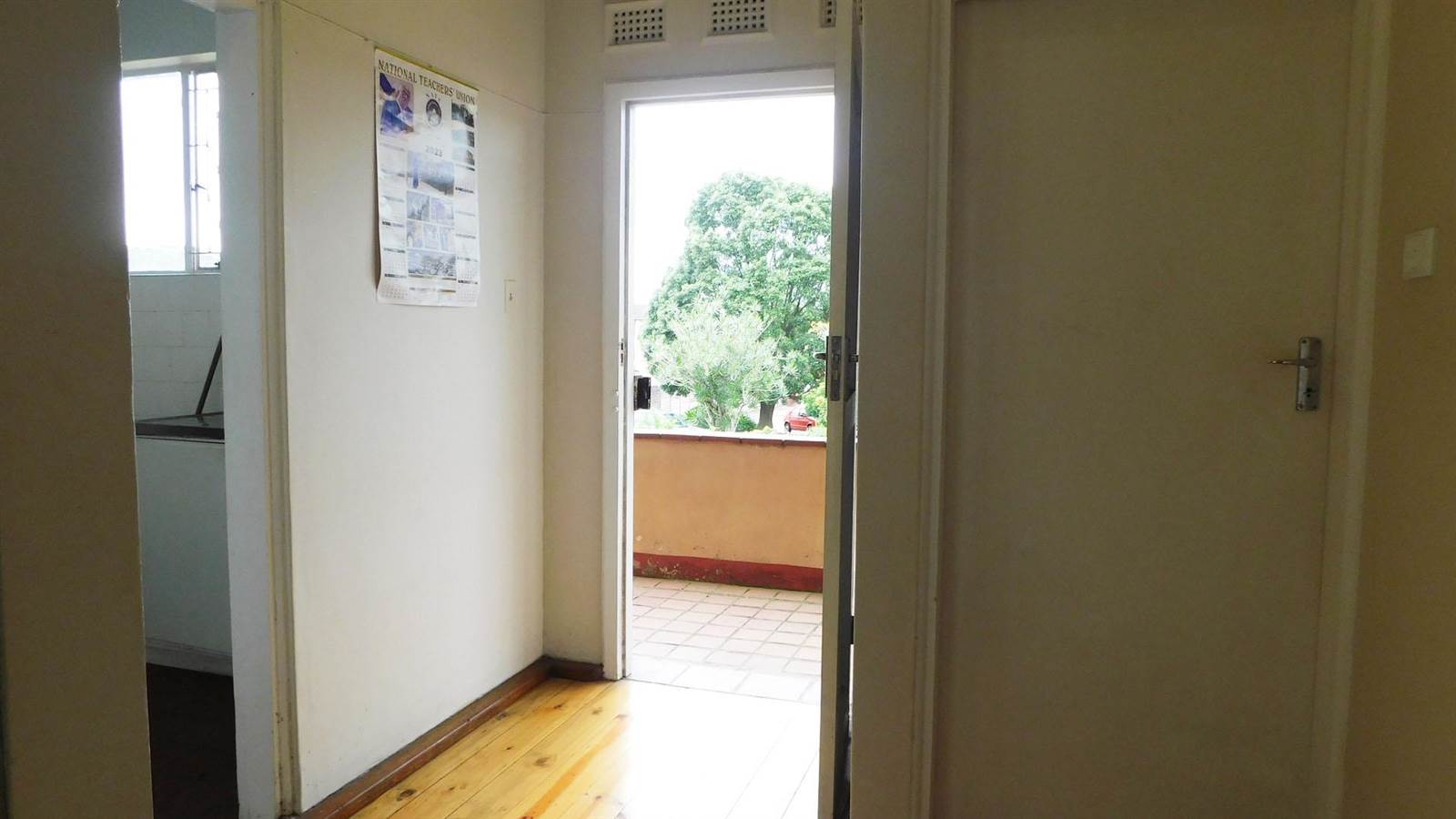 1 Bed Townhouse in Pinetown Central photo number 3