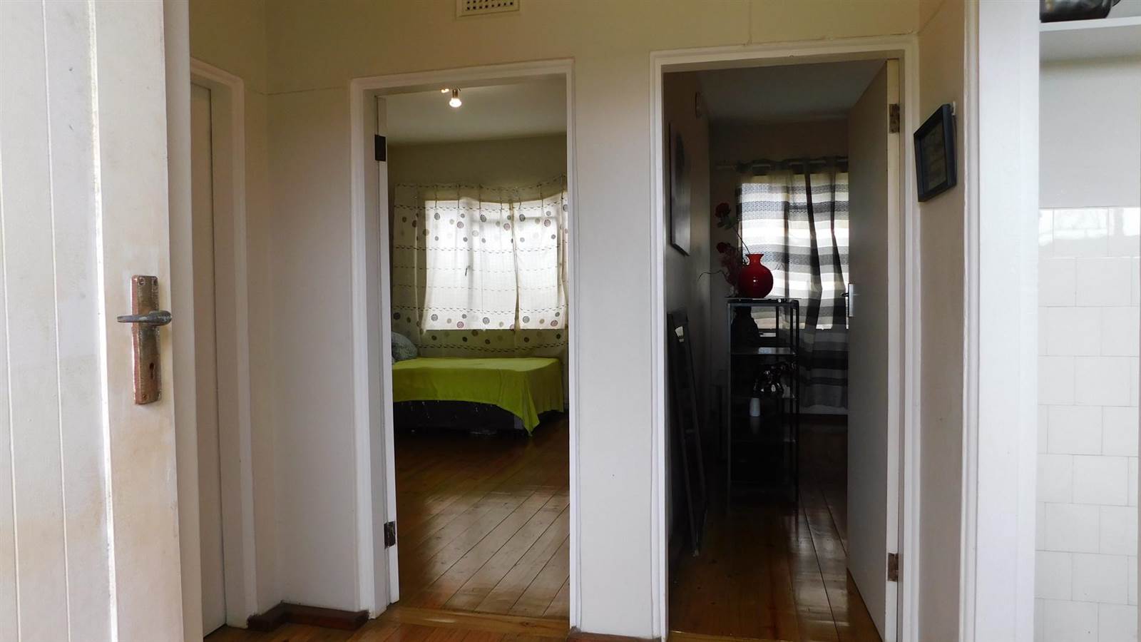1 Bed Townhouse in Pinetown Central photo number 2