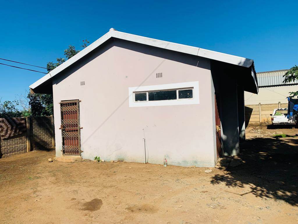 997  m² Commercial space in Hluhluwe photo number 12