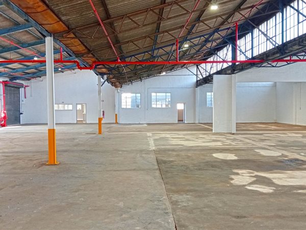 1048  m² Industrial space