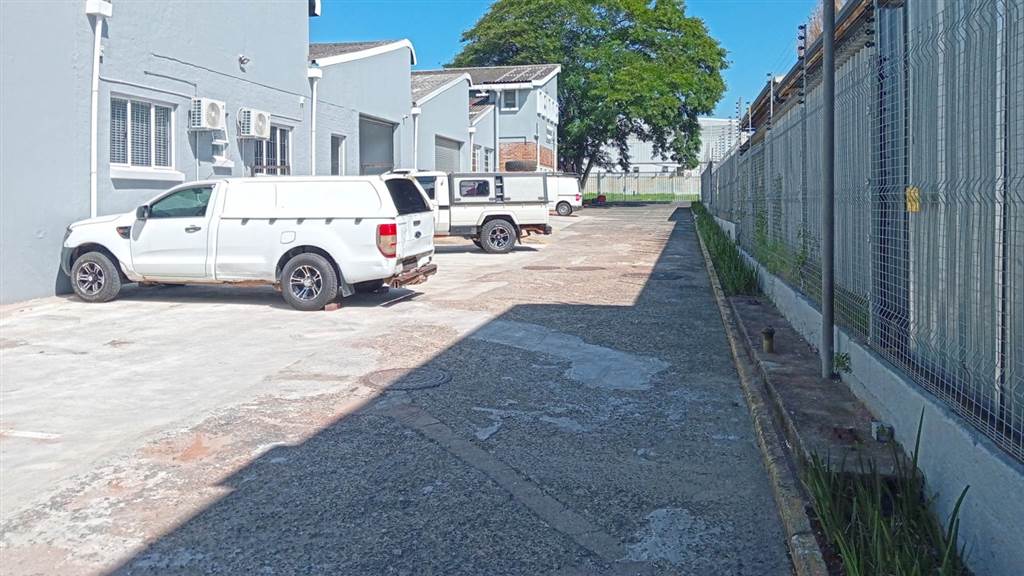 1048  m² Industrial space in Pinetown Central photo number 3