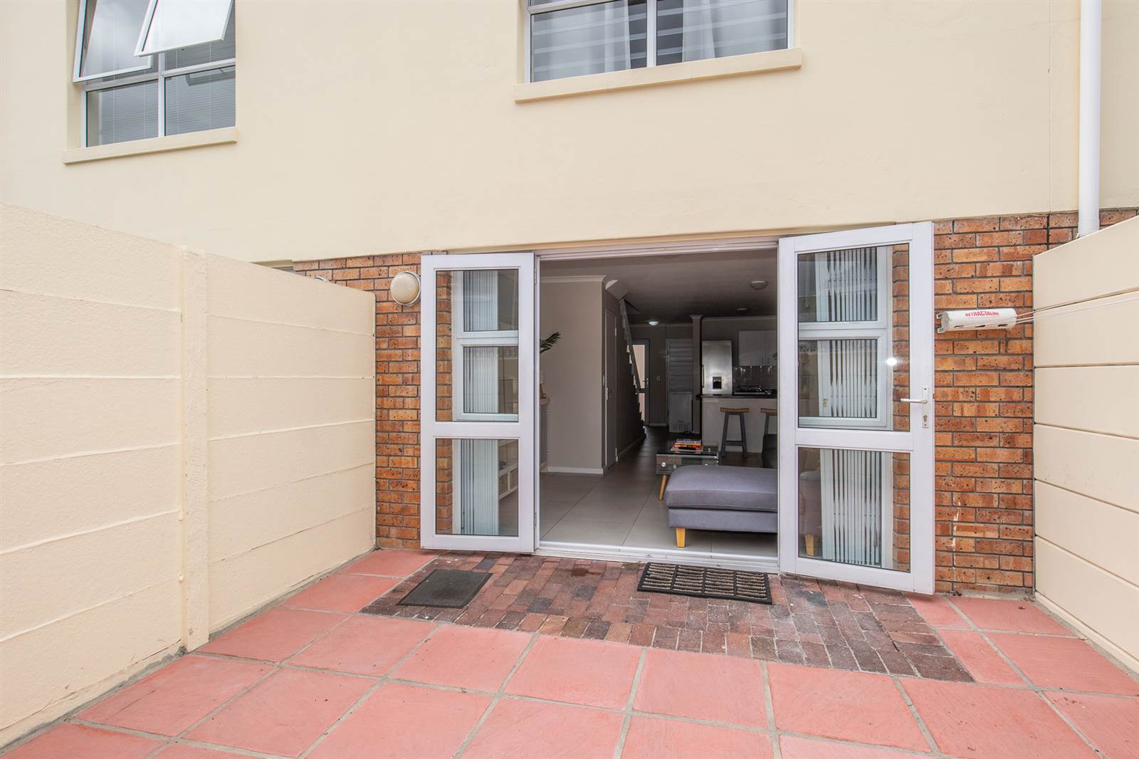 2 Bed Townhouse in Heathfield photo number 4