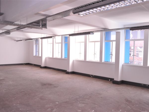 372  m² Office Space