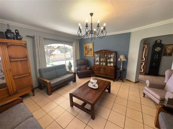 4 Bedroom House 4 Bedroom House