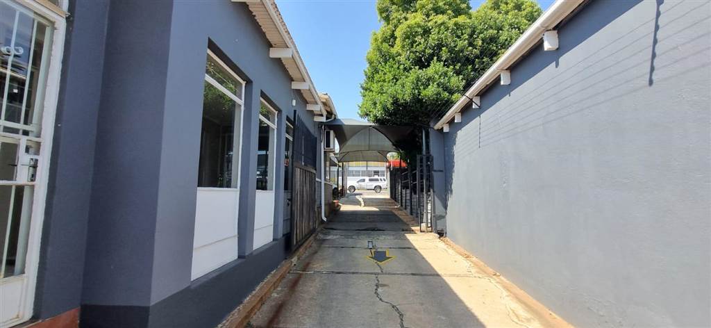 200  m² Commercial space in Krugersdorp Central photo number 23