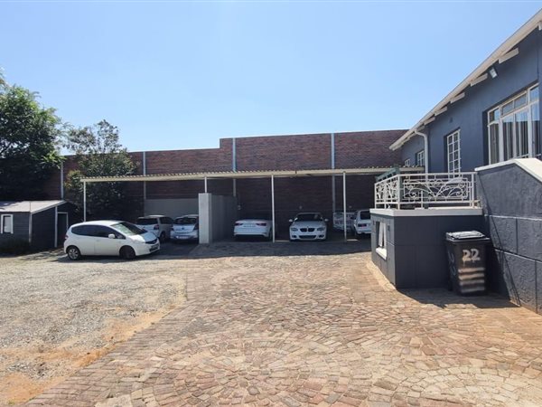 200  m² Commercial space in Krugersdorp Central