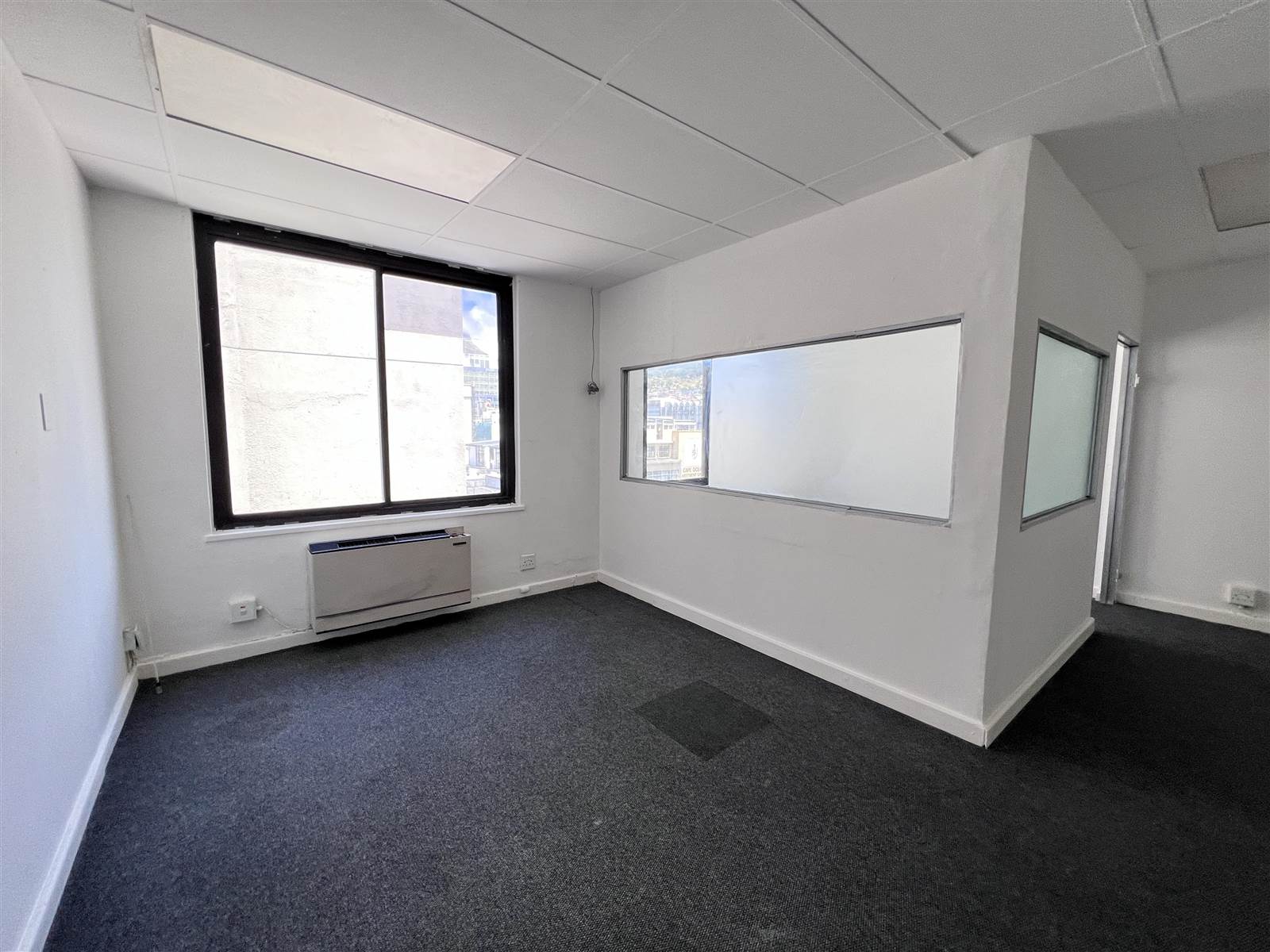 48  m² Commercial space in Cape Town City Centre photo number 1