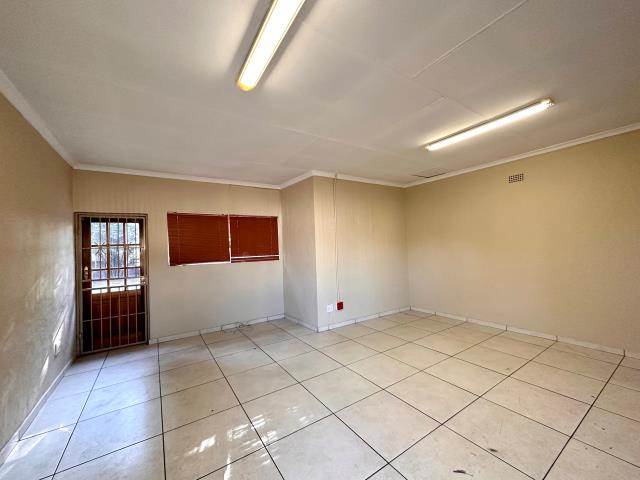 246  m² Commercial space in Bedfordview photo number 9