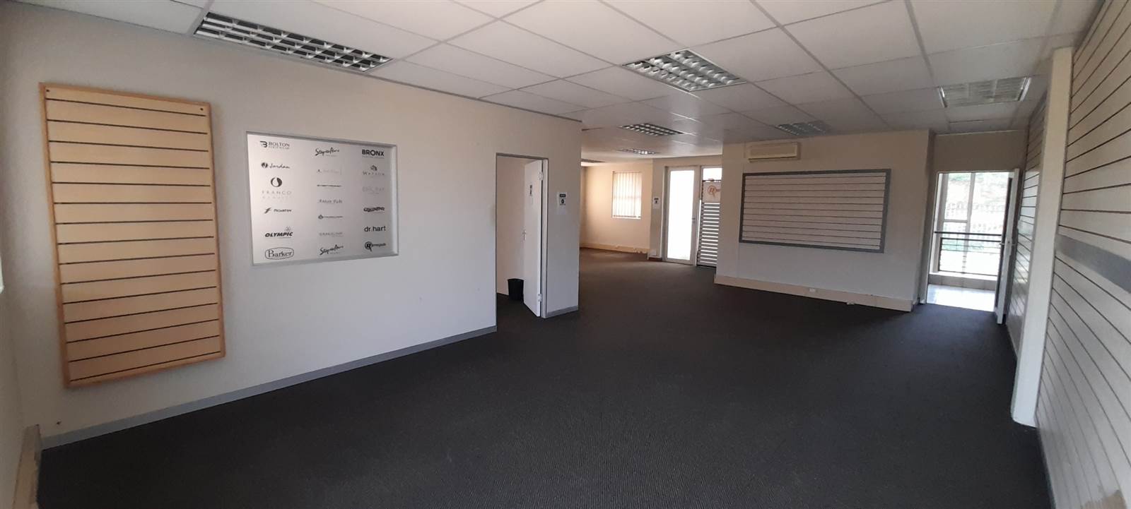 230  m² Commercial space in Sunningdale photo number 2
