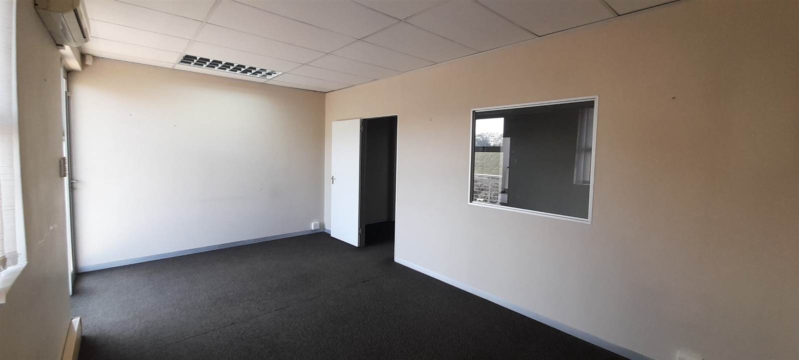 230  m² Commercial space in Sunningdale photo number 4