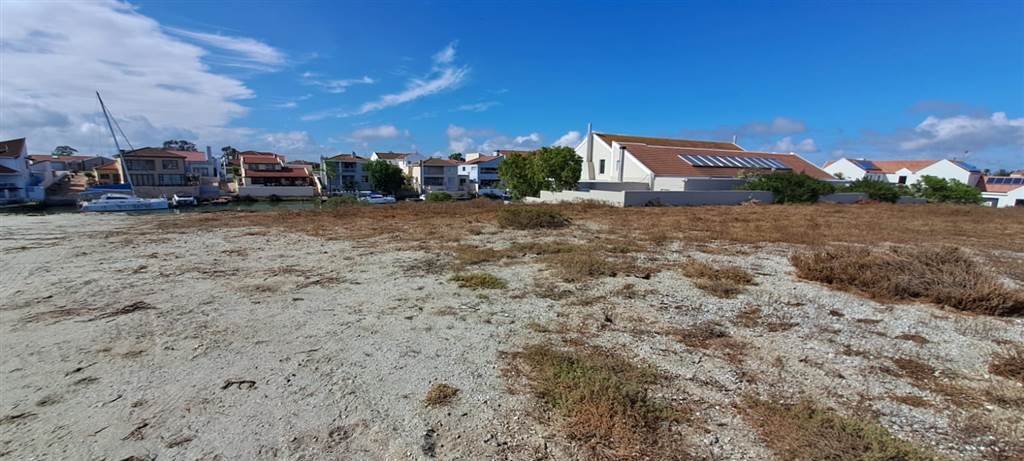 1335 m² Land available in Port Owen photo number 6