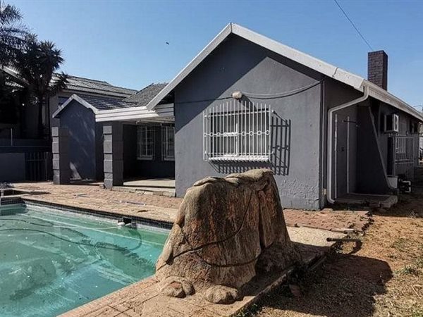 3 Bedroom House 3 Bedroom House
