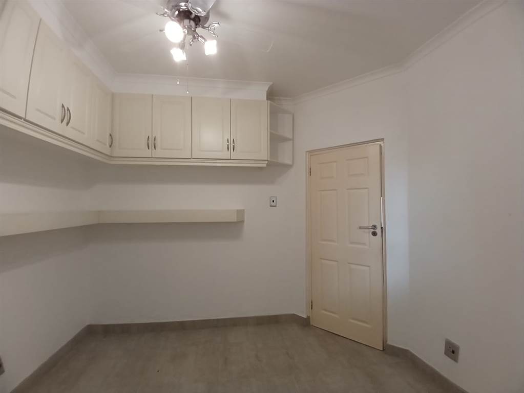 2 Bed Apartment in New Town Centre photo number 6