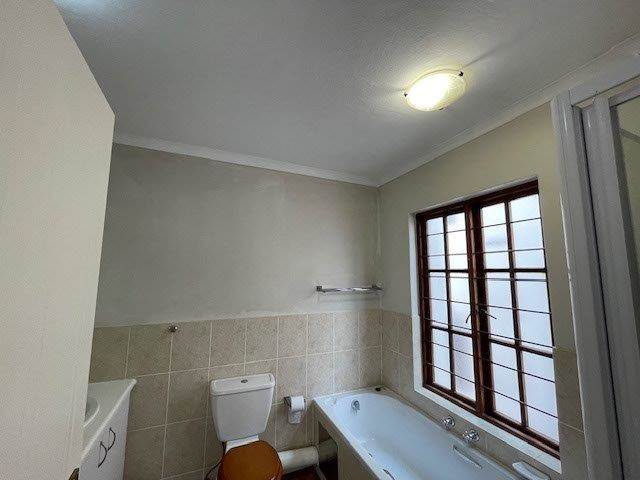 2 Bed Apartment in Rivonia photo number 10