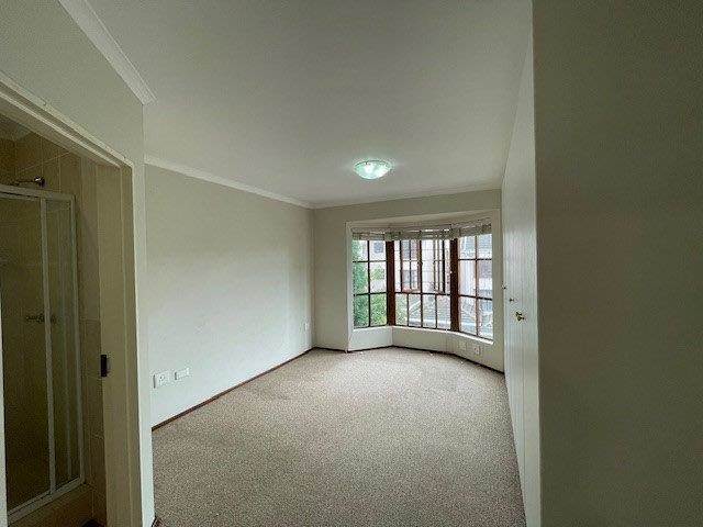 2 Bed Apartment in Rivonia photo number 7