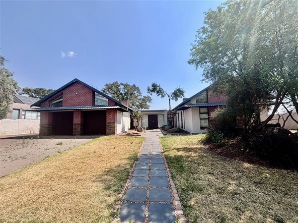 4 Bedroom House 4 Bedroom House