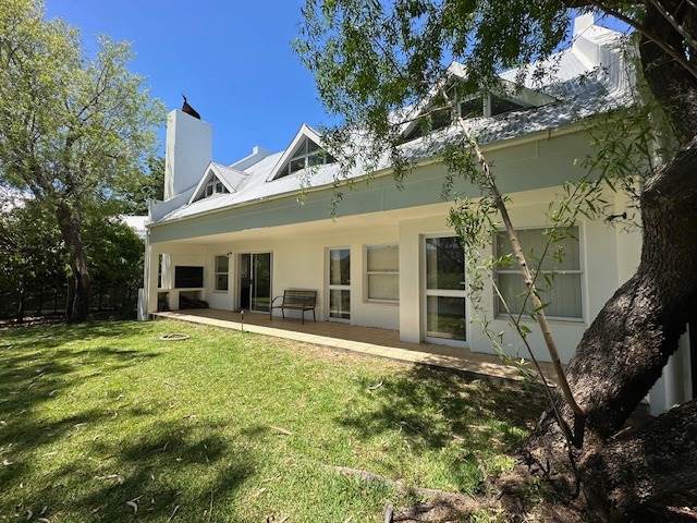 5 Bed House in Clanwilliam photo number 1