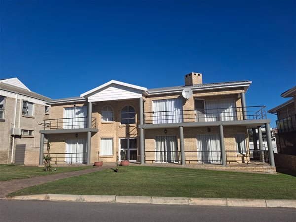 4 Bedroom House 4 Bedroom House