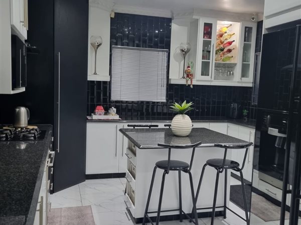 3 Bedroom House 3 Bedroom House